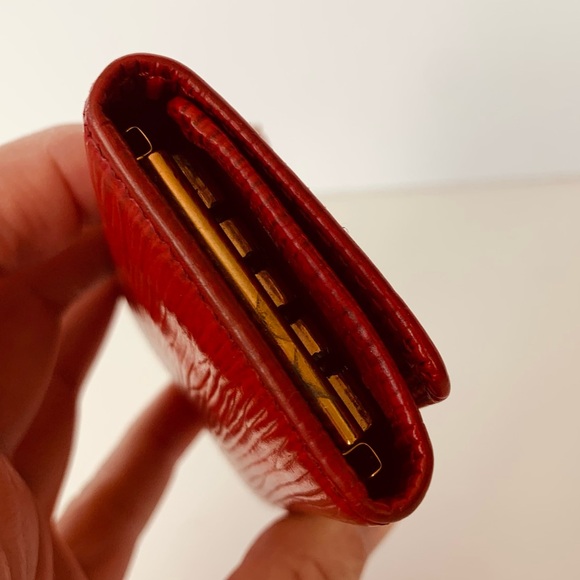 Louis Vuitton Epi Key Holder Red Authentic - Picture 10 of 17